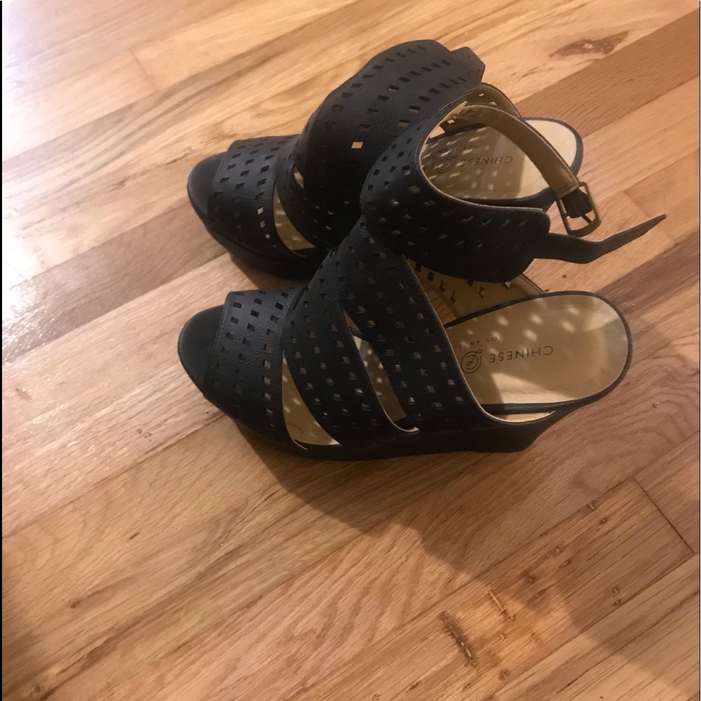 Black wedges, very comfortable, in good condition.